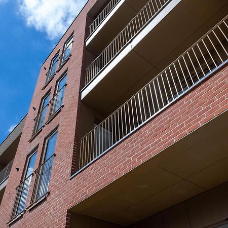 Modern Apartments With Balcony In Merton Near Wimbledon By Sojo Stay Mitcham Kültér fotó