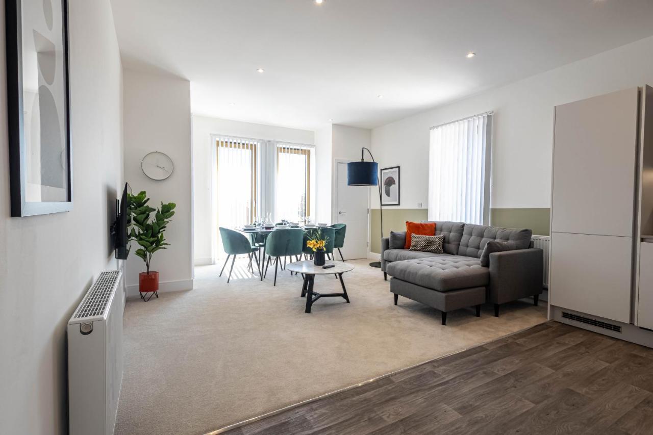 Modern Apartments With Balcony In Merton Near Wimbledon By Sojo Stay Mitcham Kültér fotó