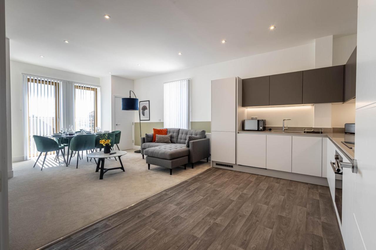 Modern Apartments With Balcony In Merton Near Wimbledon By Sojo Stay Mitcham Kültér fotó