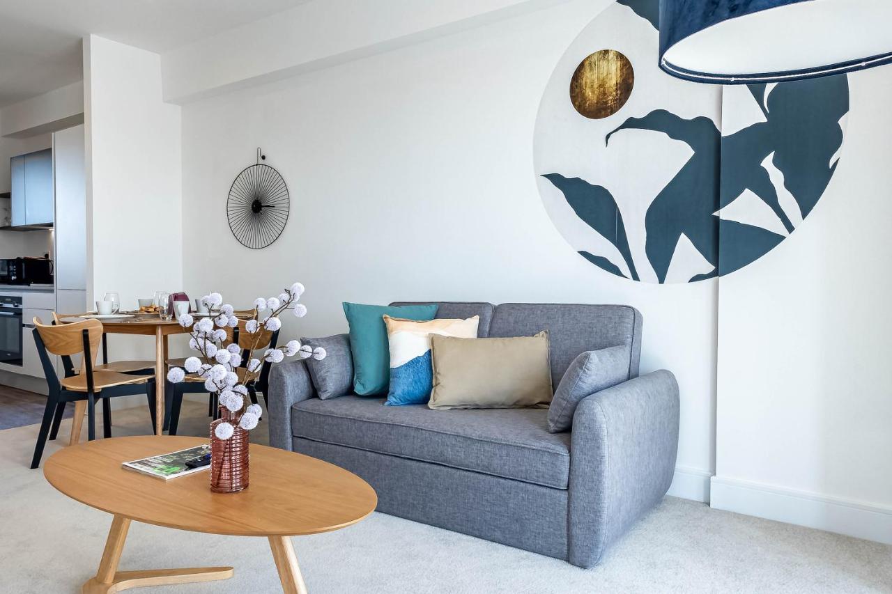 Modern Apartments With Balcony In Merton Near Wimbledon By Sojo Stay Mitcham Kültér fotó