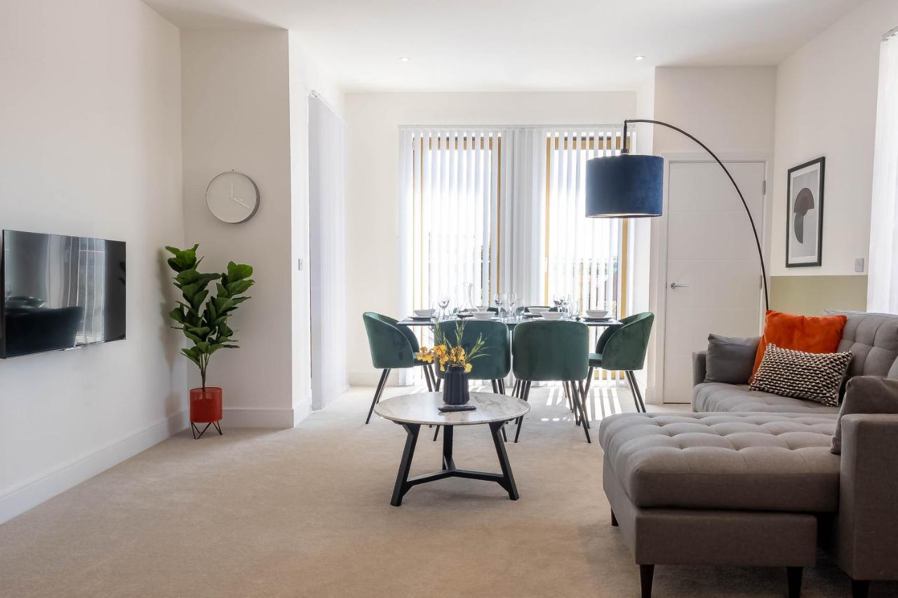 Modern Apartments With Balcony In Merton Near Wimbledon By Sojo Stay Mitcham Kültér fotó