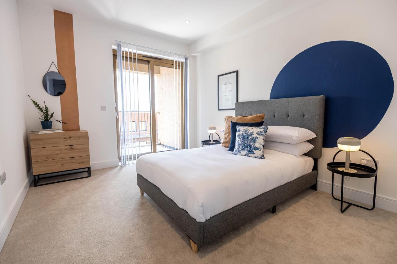 Modern Apartments With Balcony In Merton Near Wimbledon By Sojo Stay Mitcham Kültér fotó