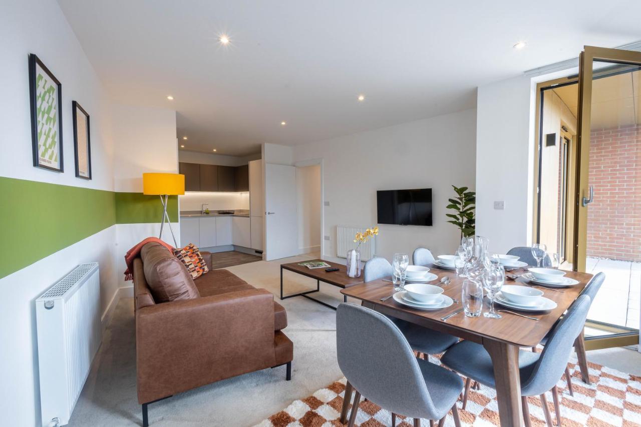 Modern Apartments With Balcony In Merton Near Wimbledon By Sojo Stay Mitcham Kültér fotó