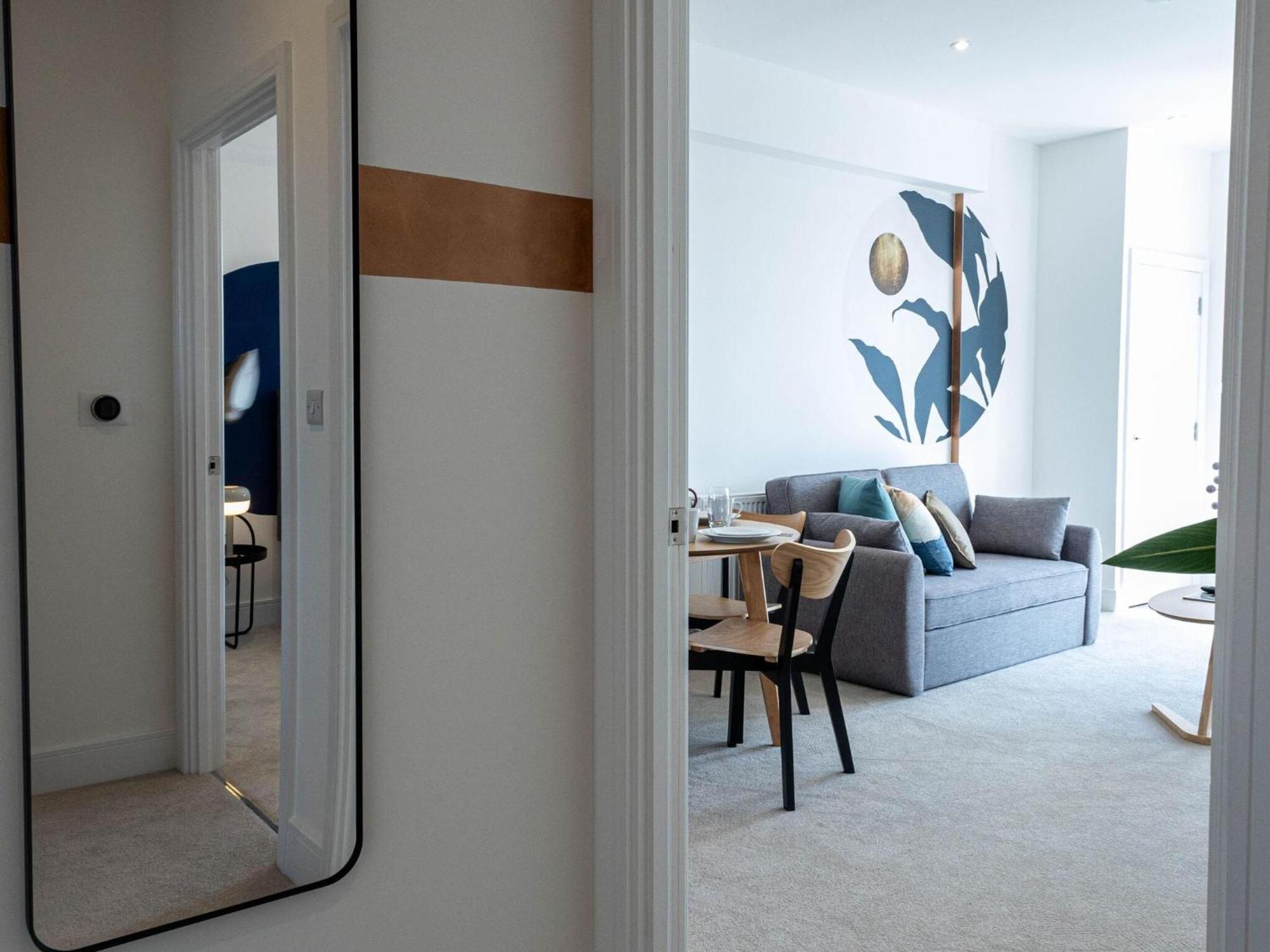 Modern Apartments With Balcony In Merton Near Wimbledon By Sojo Stay Mitcham Kültér fotó