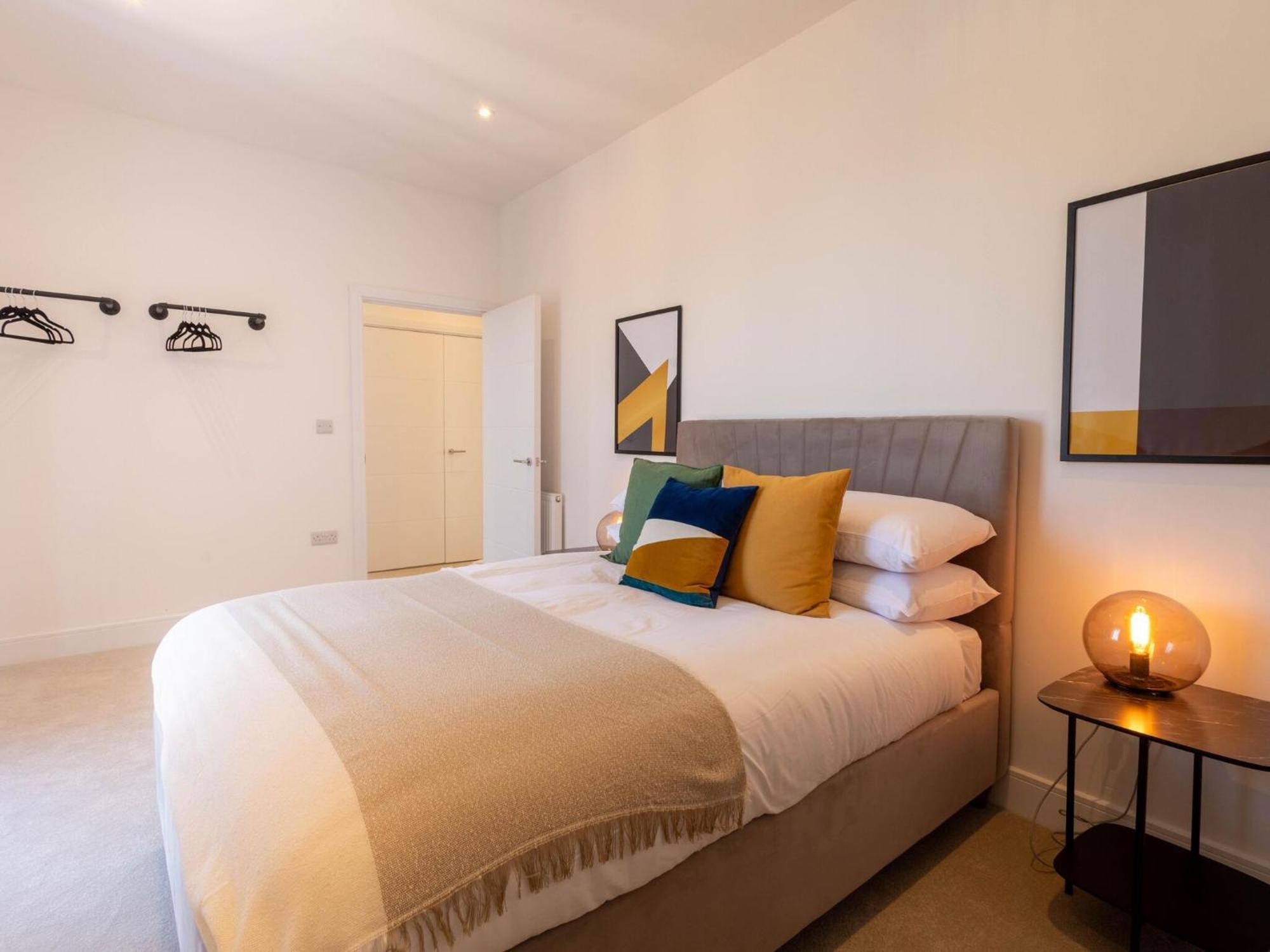 Modern Apartments With Balcony In Merton Near Wimbledon By Sojo Stay Mitcham Kültér fotó