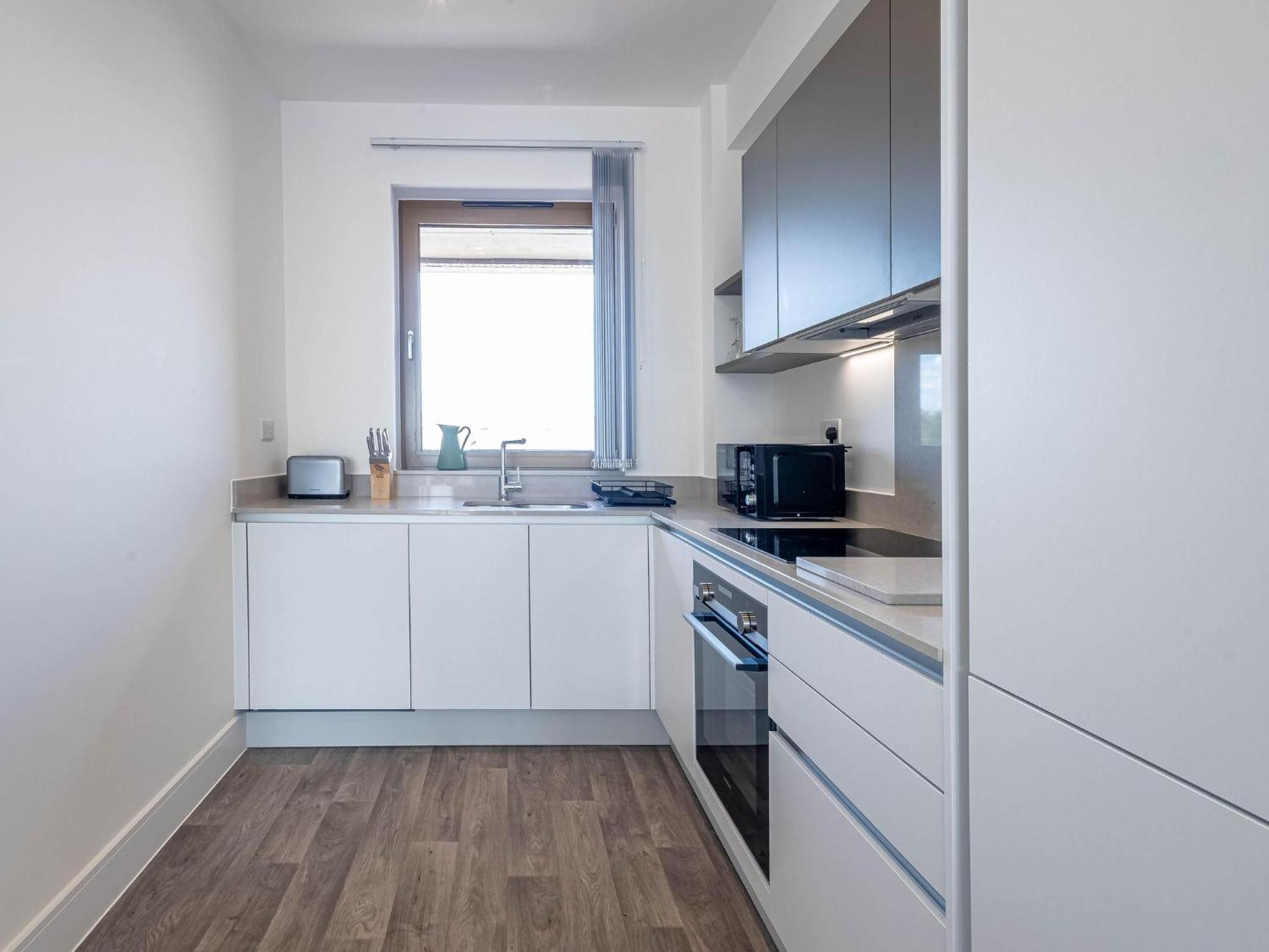 Modern Apartments With Balcony In Merton Near Wimbledon By Sojo Stay Mitcham Kültér fotó