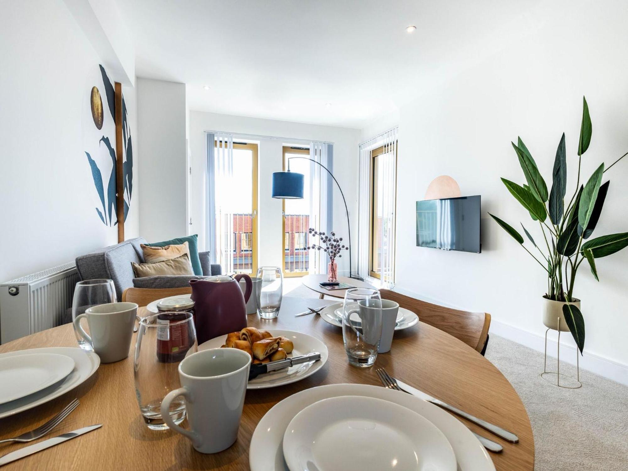 Modern Apartments With Balcony In Merton Near Wimbledon By Sojo Stay Mitcham Kültér fotó